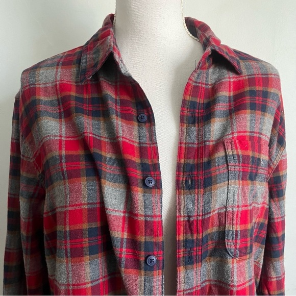 American Eagle Outfitters • Red Grey Plaid Super Soft Button Down Shirt - Picture 2 of 4